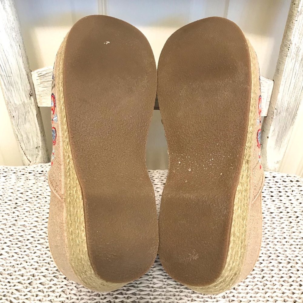 Dansko Vegan Jute Paisley Embroidered Clogs - Picture 16 of 16